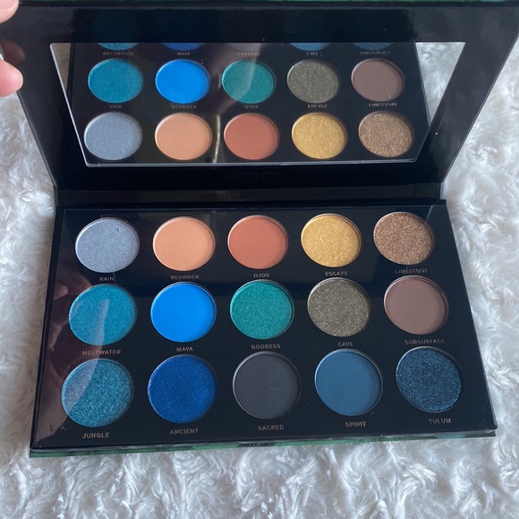 Hipdot eyeshadow pallet - Picture 6 of 7